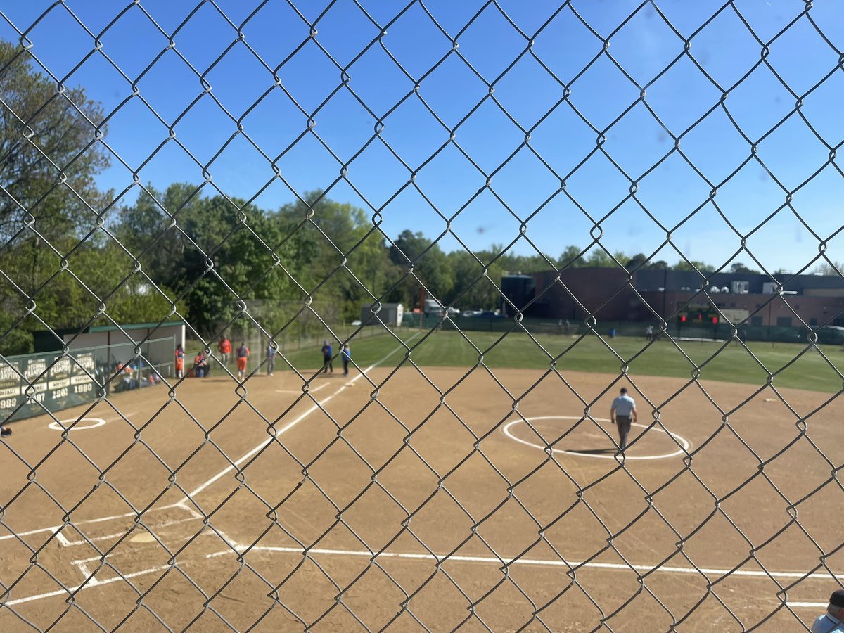 We’re LIVE at the home of the Warriors! @MardelaSports battles @DelmarSports in a cross conference 🥎 matchup. ⏰: 4 pm 🎙️: @kayla_santiago1 📱 DSN App: qrco.de/dsnapp (qrco.de/dsnapp) 🖥: bit.ly/3VOeNOf #LocalTeamsBigDreams