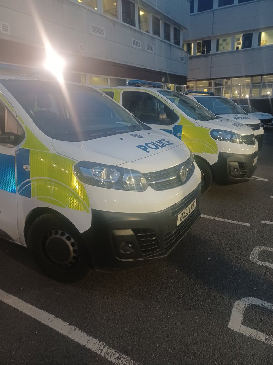 We have 10 specials out tonight supporting @ResponseWMP on Birmingham East. For the first time, @SpecialsWMP have offered support with a double crewed taser car providing support. 71203/70067