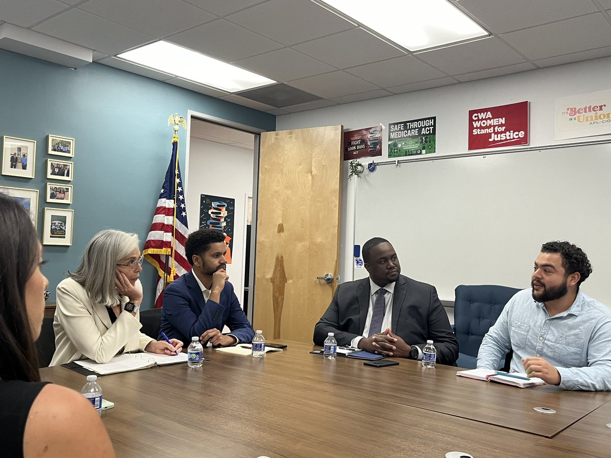 Was honored to host @WhipKClark in Central Florida this week to share some of the major issues impacting our community. During her visit we connected with local leaders to discuss: 🛜 Additional funding for the Affordable Connectivity Program. 🤝 Reducing gun violence through…