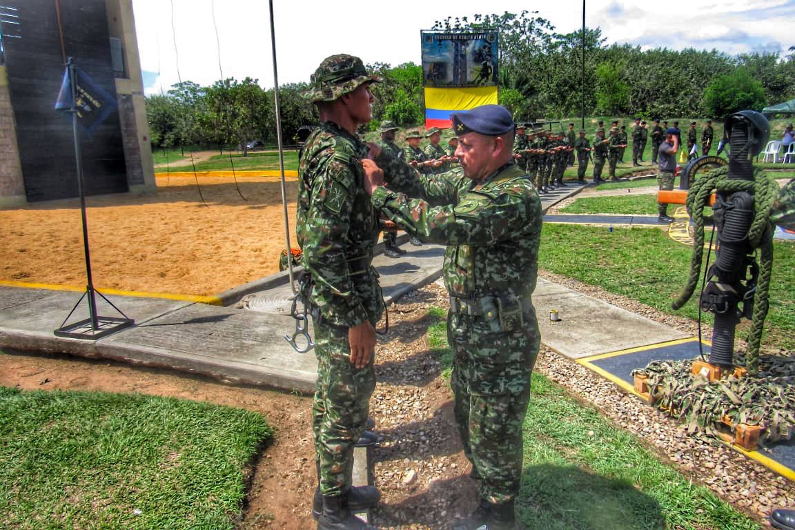 FuerzasMilCol tweet picture