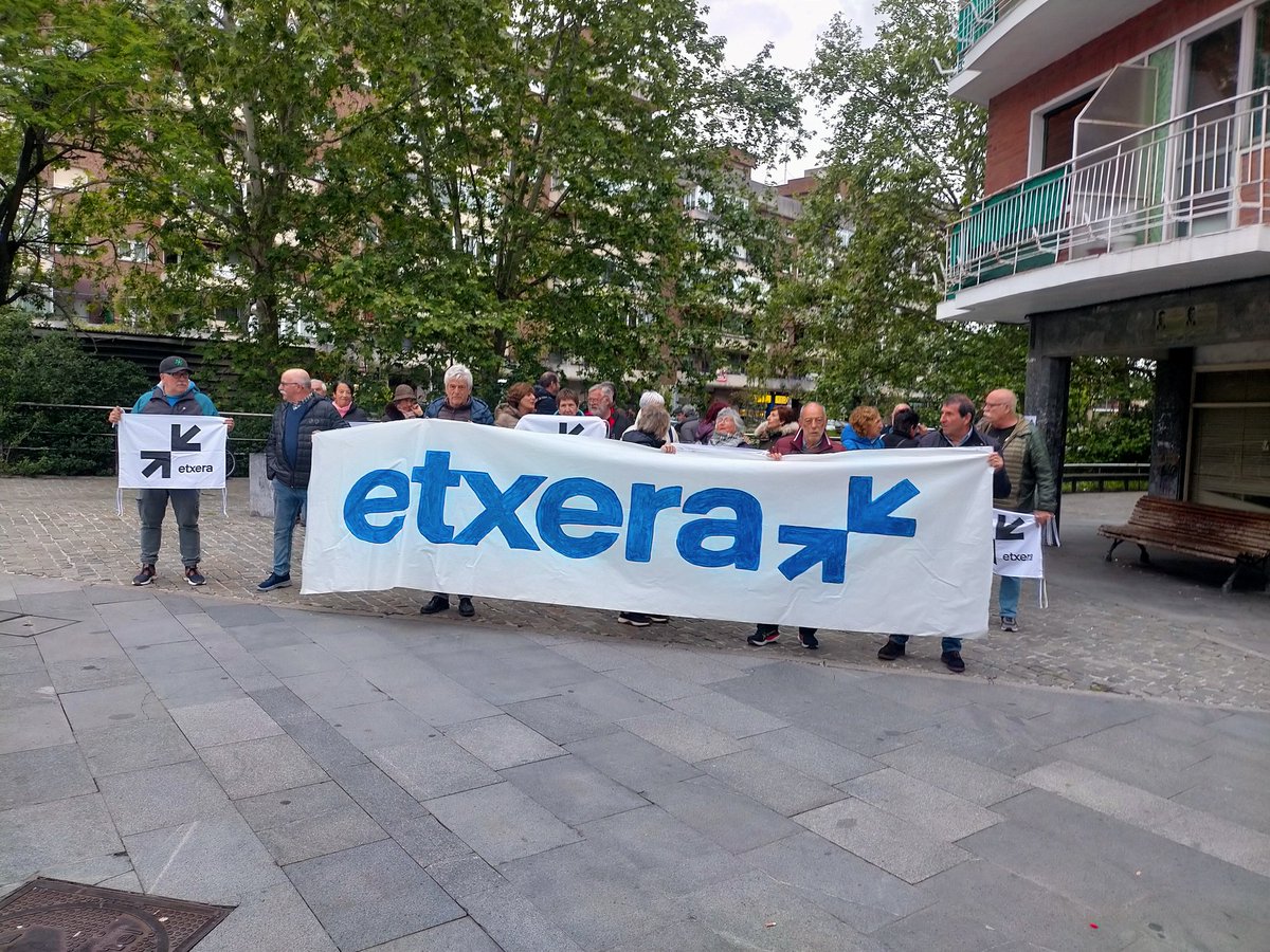 AZKEN OSTIRALA ↗️↙️
Salbuespen Legedia STOP Legislación de Excepción
 presoak, iheslariak, deportatuak ETXERA!