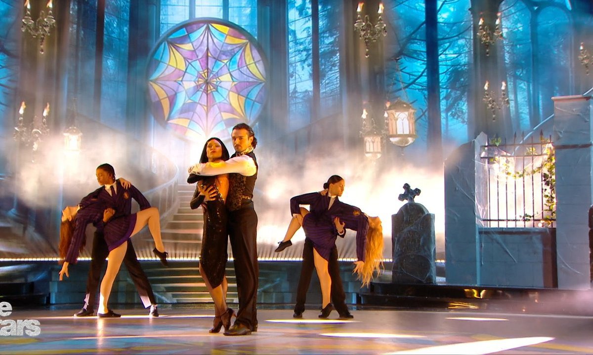 #DALS pour tous ceux qui veulent revoir. Cette prestation magique est incroyable, votez 1 au 72500 #natasha <a href="/TF1/">TF1</a>