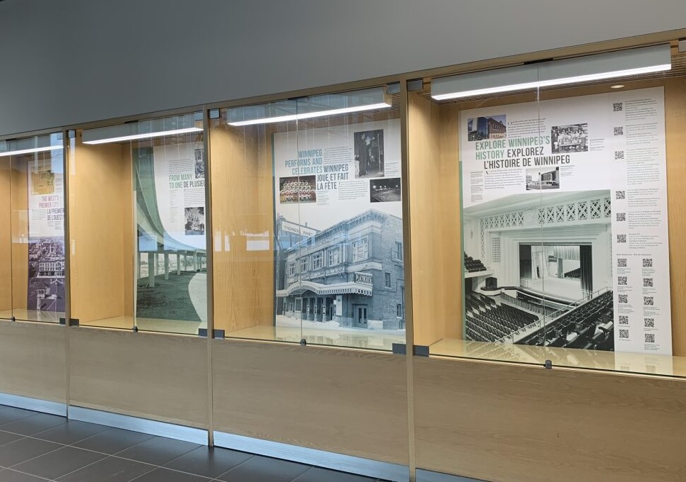 Vous pouvez encore visiter l’exposition historique de #wpg150 à la bibliothèque du Millénaire. L’exposition ferme le 28 avril. Pour en savoir plus : ow.ly/Tehq50QIl2k