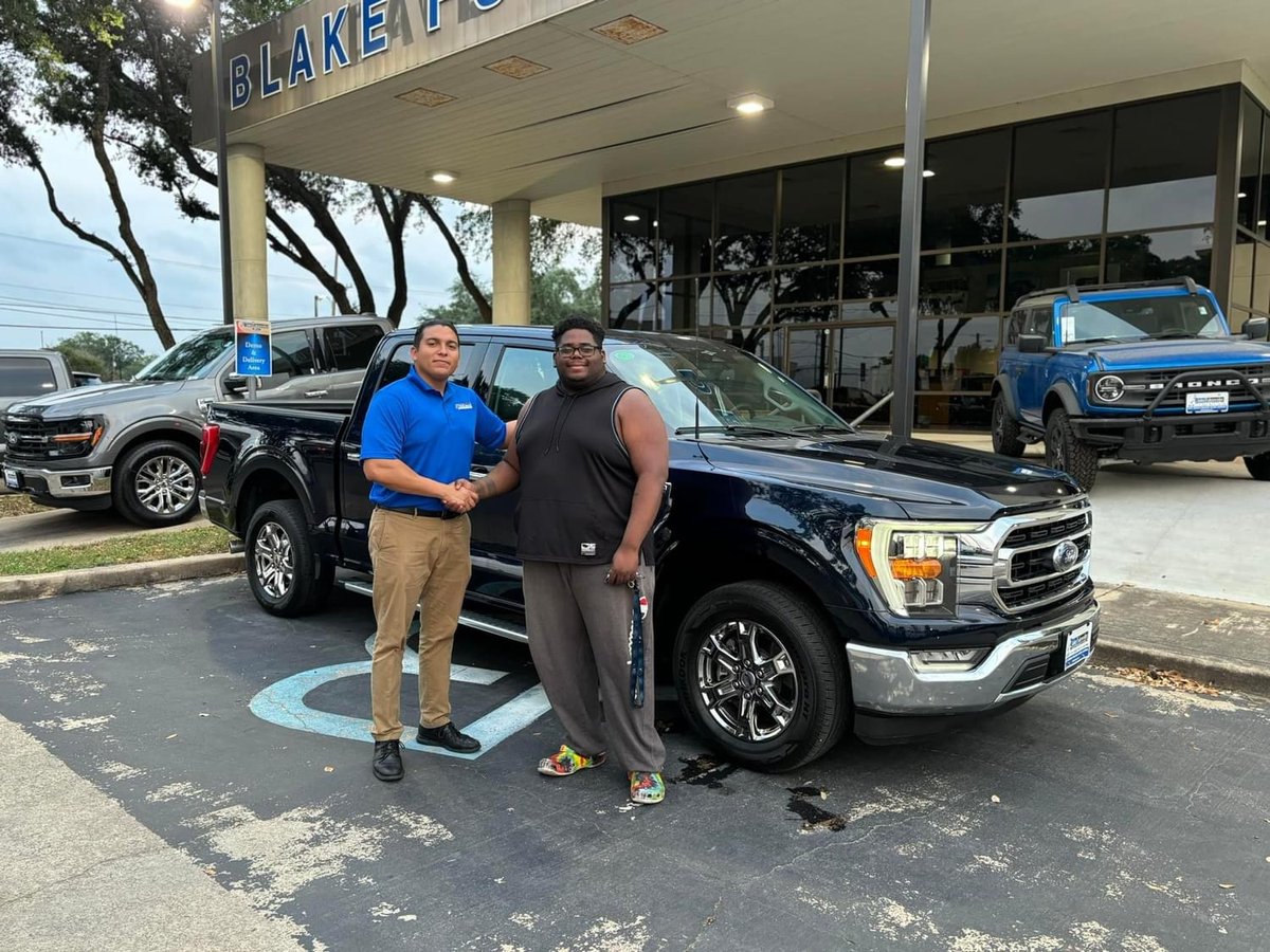 Let's take this moment to congratulate Mr. Raschard Clayton on his purchase of this incredible BRAND NEW 2023 Ford F-150 XLT ! 🥳 🥂 

Sold by 🐐 Andrew H. Nino 

🖥️ Shop: bit.ly/47nXfP6 

#BlakeFulenwiderFord #FulenwiderFamily 
#BFFAuto #TheBestLittleFordHouseInTexas