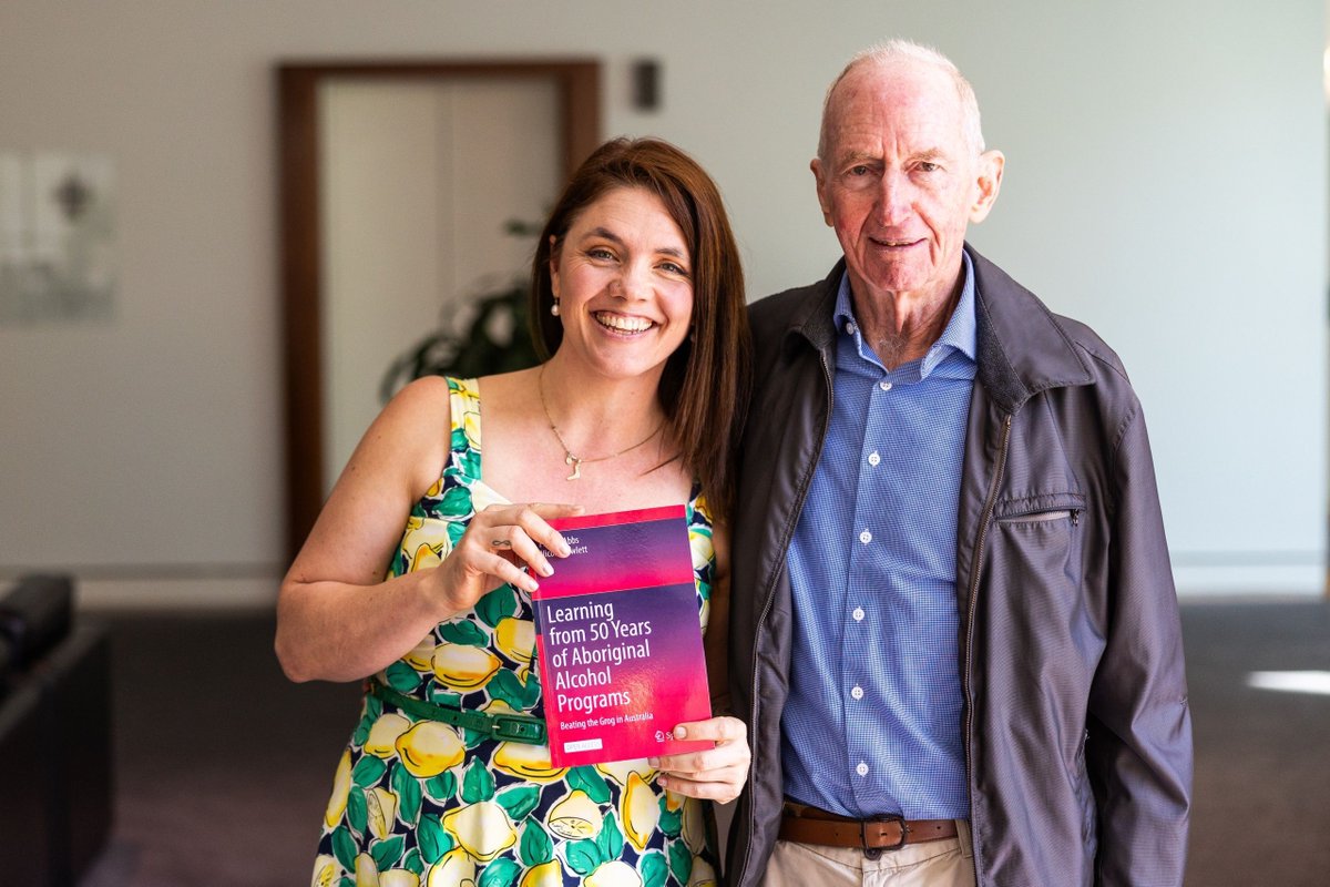 FASD researcher Nicole Hewlett of UQ has co-written a book with Peter d’Abbs called ‘Learning from 50 Years of Aboriginal Alcohol Programs’ which showcases the solution-focused, strengths-based and resilent spirit of Aboriginal people. Read more: buff.ly/3JuhnFn