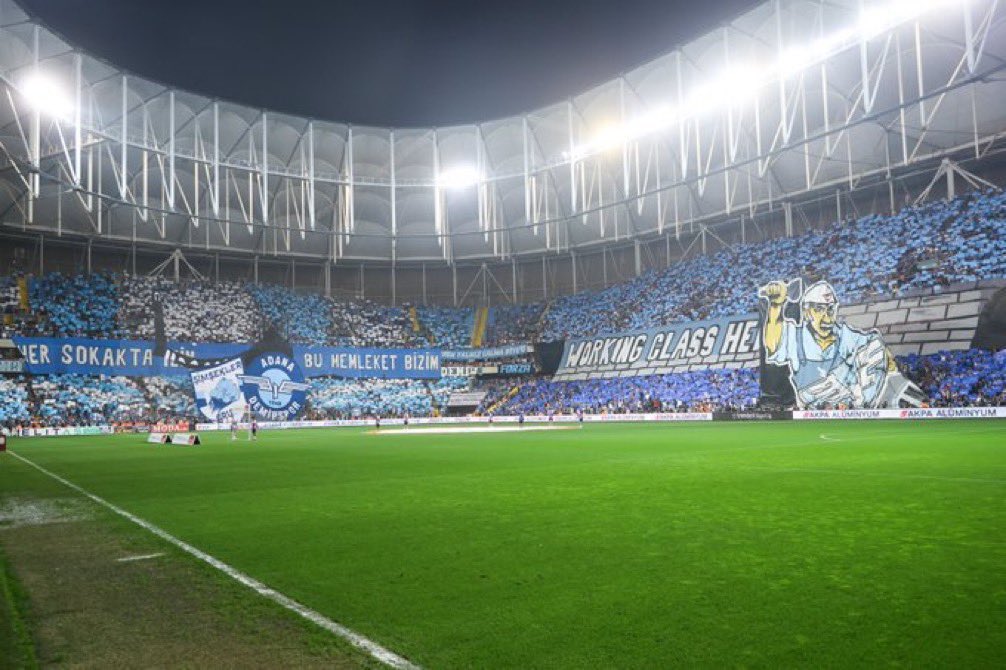 Güçlü mazisi, dik duruşu ile Adana’nın gururu Şimşekler Grubumuzun Adana ilini ayağa kaldırmasını sanata döktüğümüz koreografimizde emeği geçen, gündüzünü gecesine katan tüm tribün emekçilerine teşekkürlerimizle…

BU ŞEHRİN YIKILMAYAN KALESİ ŞİMŞEKLER GRUBU !