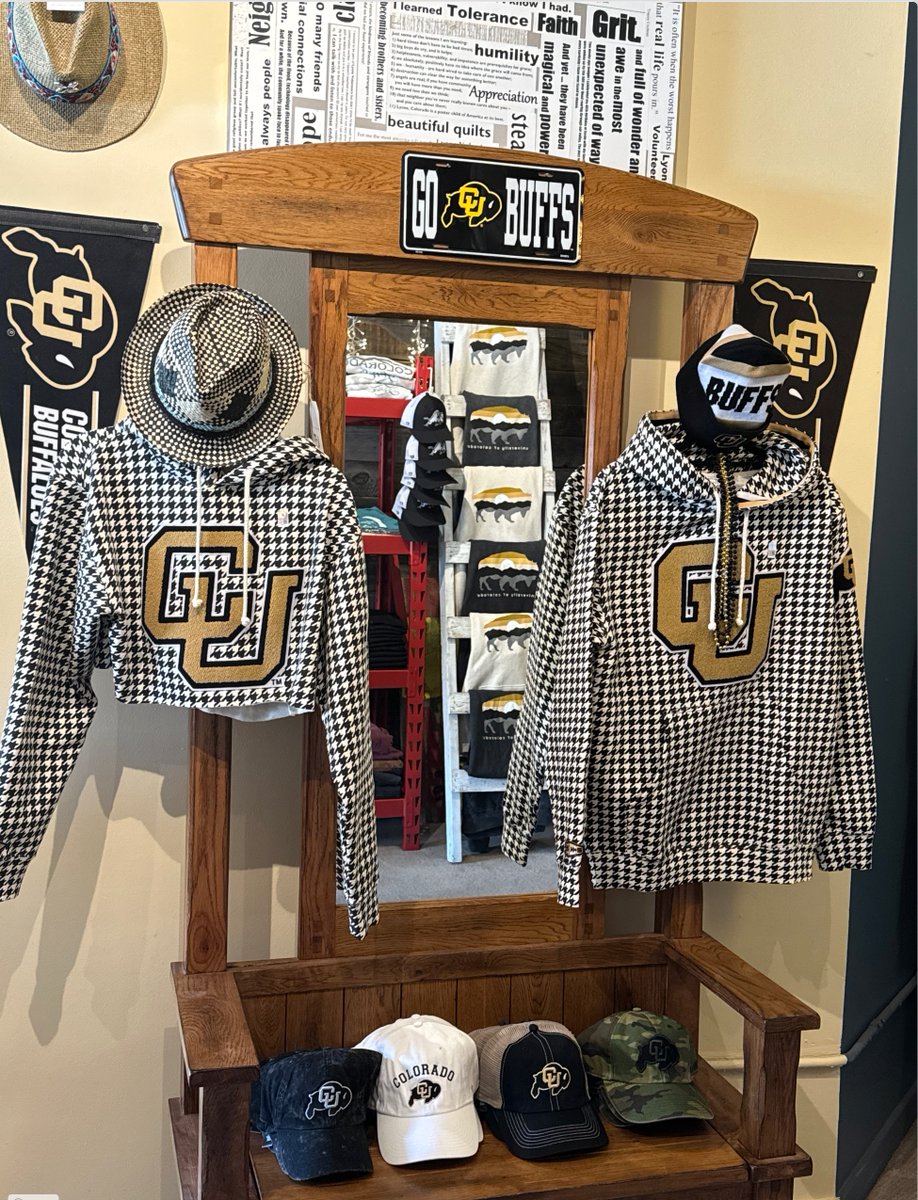 We just received the crop houndstooth hoodies in our shop. They are super cute. 🔥🔥🔥

441 Main Street
Lyons, Colorado

Open today 10-5 and Spring Game weekend 10-5 both Sat and Sun. 

Regularly open M-F (10-5). 

#GoBuffs #Colorado #Boulder #LyonsCO #SpringGame #Sko