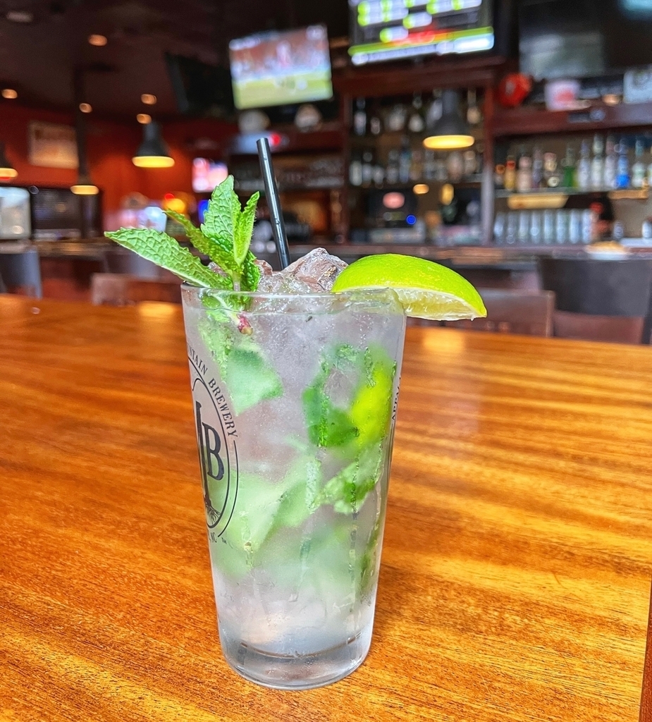 Happy Friday, friends! Who else has been looking forward to the weekend? 👋

#mojito #raleighcocktails #raleighdrinkpics #raleighcocktails #raleighnc #raleighrestaurants #raleighbars #urbanfoodgroup instagr.am/p/C6PMHcOMjXz/