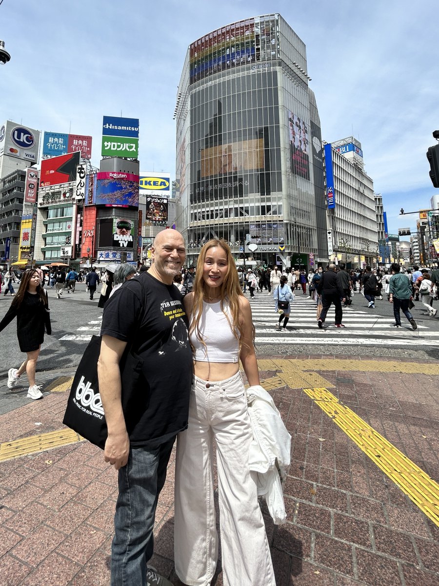 Hello Tokyo! So excited to be here. Danny & AK @dannykrivit @akakemikakihara #dannykrivit #akakemikakihara #tokyo