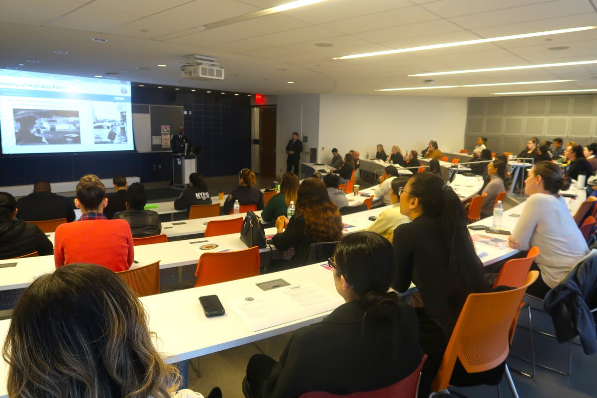 Last week our Highway District hosted a Women in Highway workshop for more diversity within the unit. The Highway units can offer a promising career path for all members. @NYPDHighway @NYPDChiefOfDept @NYPD1stDep