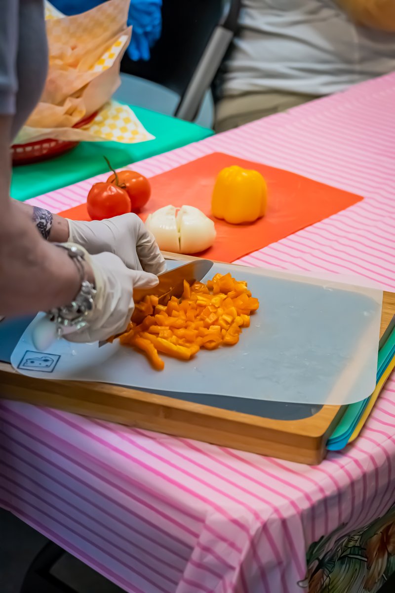 InCommunity2's tweet image. InCommunity encourages the individuals we support with intellectual and developmental disabilities to make healthy and nutritious meal choices. Last week the meal of choice was tacos, on Taco Tuesday!
To supply ingredients, please visit our website at incommunityga.org/volunteerindex.