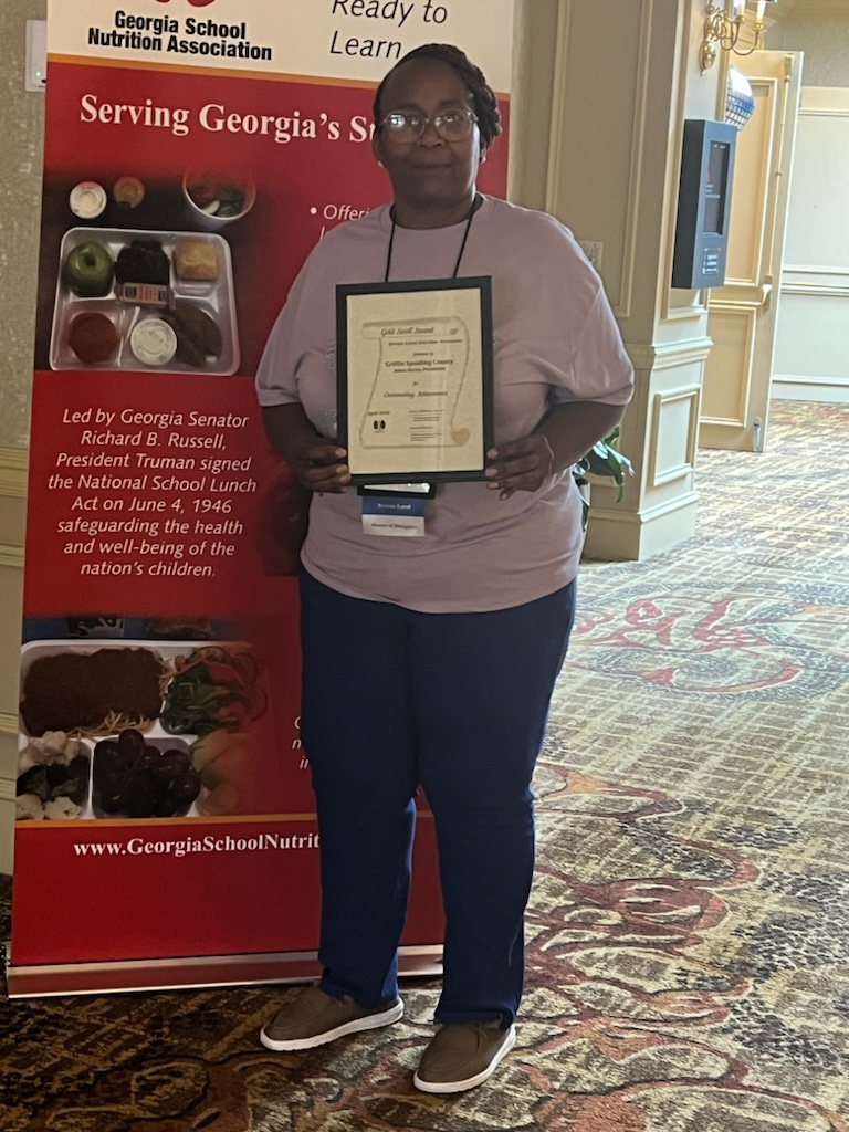 The @GriffinSpalding Nutrition Program was recognized among the best of the best in the state by receiving the prestigious @GA_SNA Gold Scroll Award which is the highest honor! Congratulations GSCS Nutrition Department! Way to go! 🎉🌟 Read more: 5il.co/2jud9