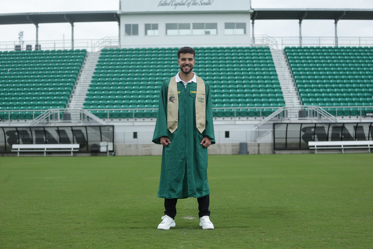 Congrats to our guys that graduated today! 🎓

#WinAsOne