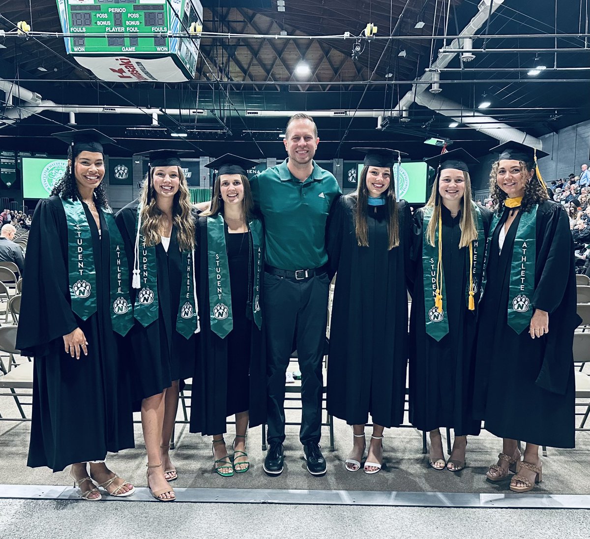 nw_ameyer's tweet photo. Congrats to our 2024 @nwbearcatwbb graduates!  Proud of all their hard work and dedication in the classroom, on the basketball floor and in the community.  Great representatives of NW Missouri State!  This group will continue to do big things moving forward!  👩‍🎓 https://t.co/y47CBK2W69