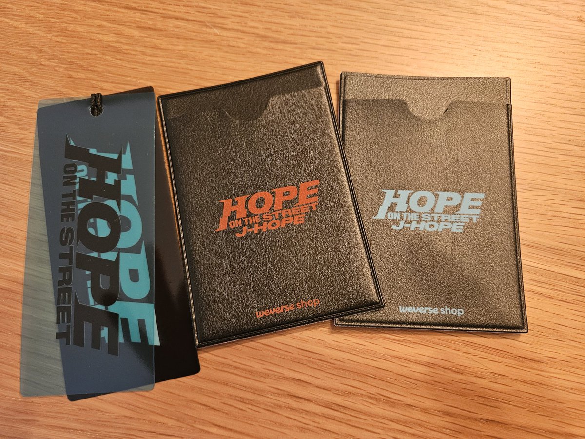 First let's start with HOTS GA: - 5 winners, 3 will get a set of HOTS Prelude and interlude version, 2 will get a HOTS weverse album and 2 logo card holders and a logo bookmark - worldwide - Starts now, ends April 30th, 11:59PM KST - rt and like the post, no need to follow