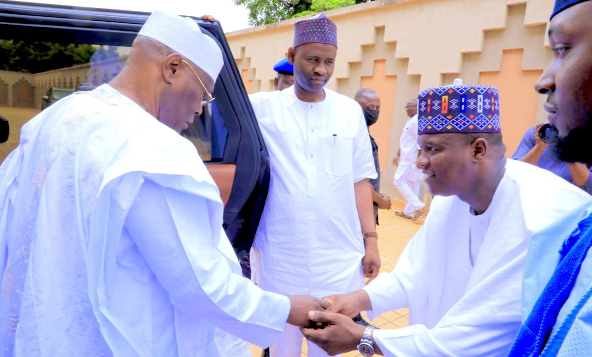 Earlier today, His Excellency Atiku Abubakar attended the wedding fatiha of Mustapha Baba Shehu and Aisha Isiyaku Ismaila at the National Mosque in Abuja. He observed Jumu’at prayers and prayed to Allah (S.W.T) to bless the newlyweds with happiness, endless love, and harmony.