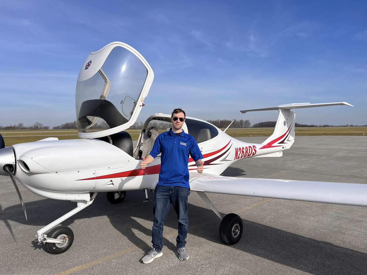 Happy World Pilots' Day! 🛩️ Are you interested in working towards your own private pilots license? ROC has two flight schools just across the road! ➡️ rocairport.com/about#schools #WorldPilotsDay #ROCairport #FlyROC 📷 @LlcOncore