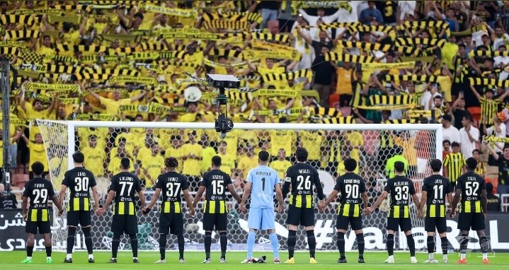 الاتحاد النادي اللي ما يسمح لك تكتب مانشيت تمدحه، تعود على الجلد
#الاتحاد_الشباب