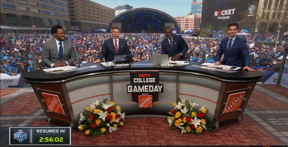 Fun to see @FieldYates on @CollegeGameDay. Now on ESPN w/ @ReceDavis @DesmondHoward and @Joey_Galloway, looking ahead to Day 2 of #NFLDraft
