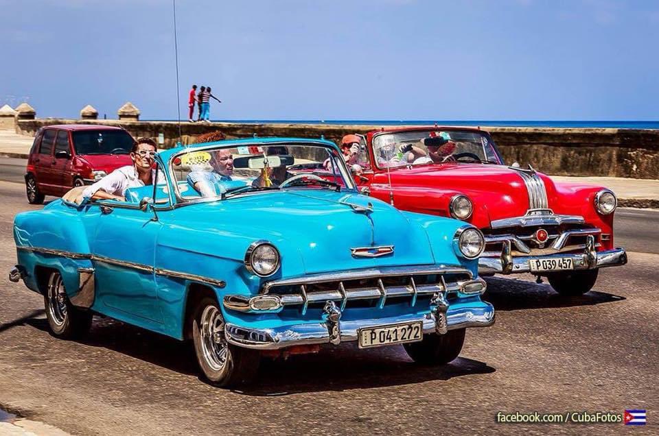 Küba sokakları arabalarıyla çok renkli 👍😁🥰🚘🚙🚔#küba