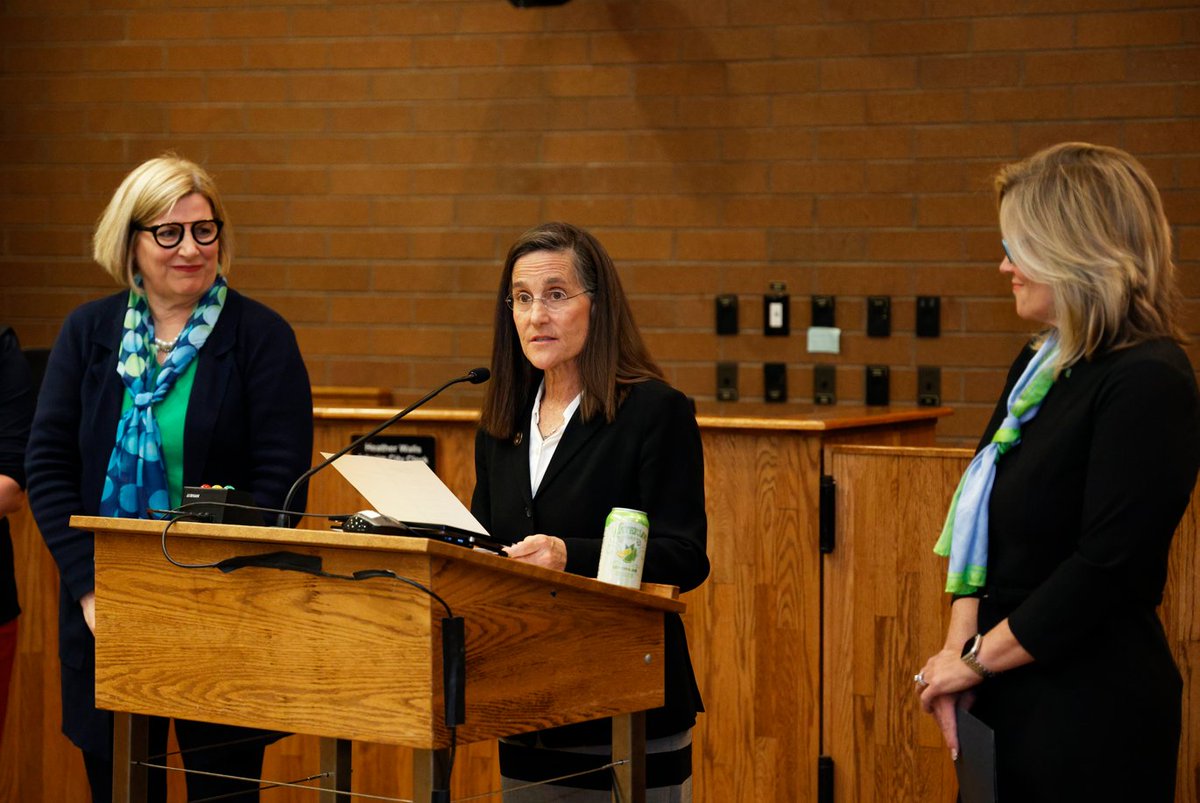 Thank you to all the locations across Colorado who commemorated National Donate Life Month through a proclamation ceremony in April. 💚💙