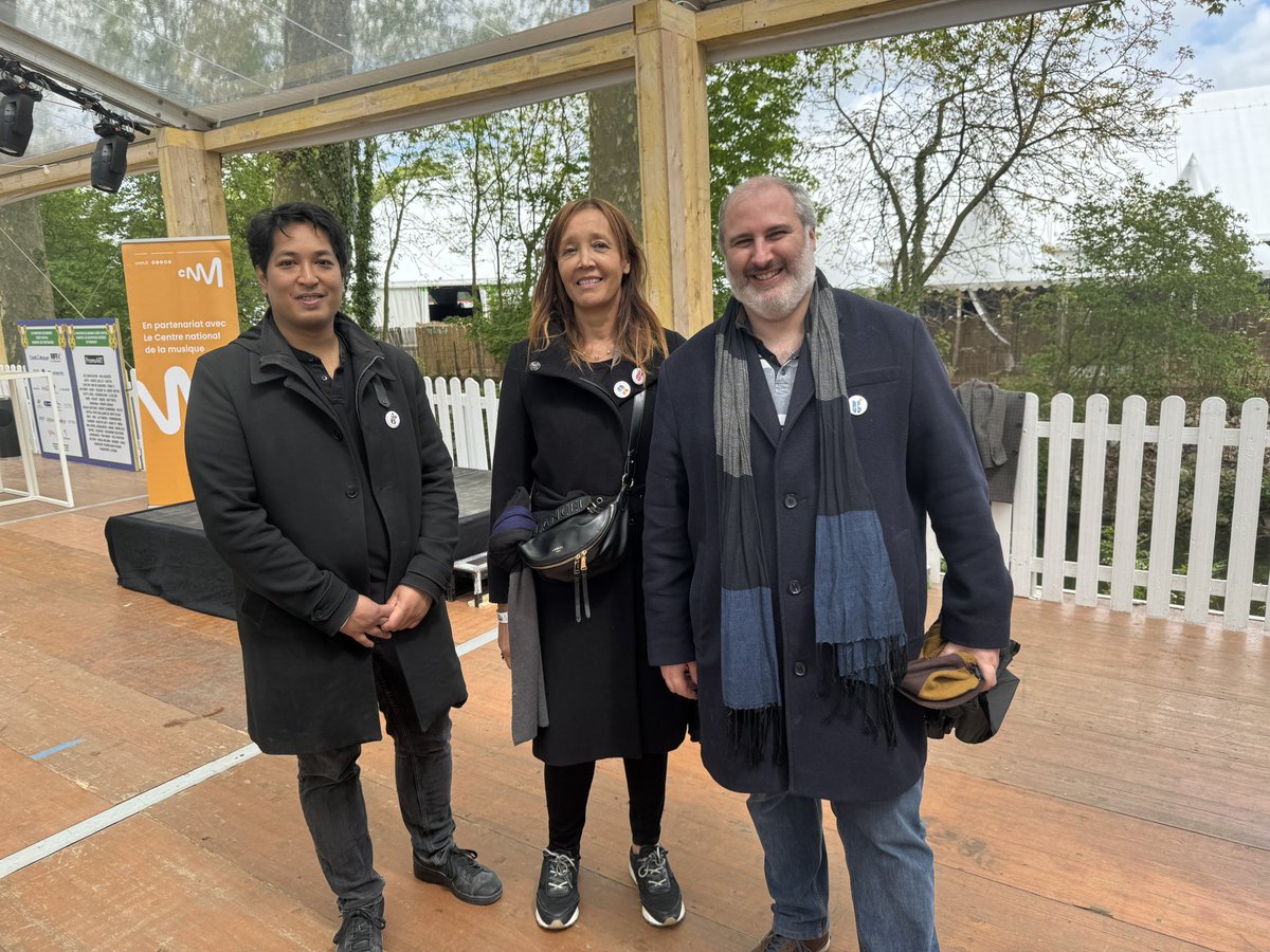 PDedet's tweet image. 1 partie du pôle culture de #GRS était présent  aujourd’hui au #printempsdebourges, avec les amis Anne-Marie Sudry et Jean-Michel Poullé : concerts, rencontres avec des acteurs culturels, échanges avec des élus venus de toute la France , le tout dans la bonne humeur ! @Gauche_RS