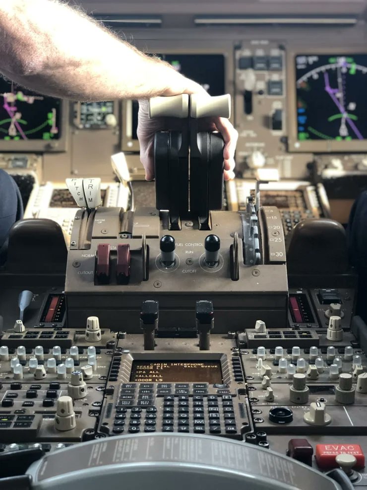 upgradedpoints's tweet photo. Happy #WorldPilotsDay to all of the sky heroes that allow us to travel around the globe safely! #UpgradedPoints https://t.co/CfDY3tzfjM