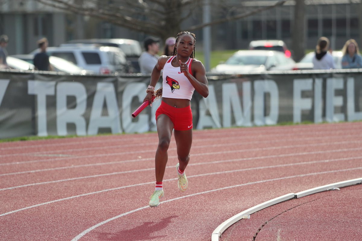 Women’s 400m hurdles👟 Senior Hassy Fashina-Bombata takes third with a time of 59.15 seconds!