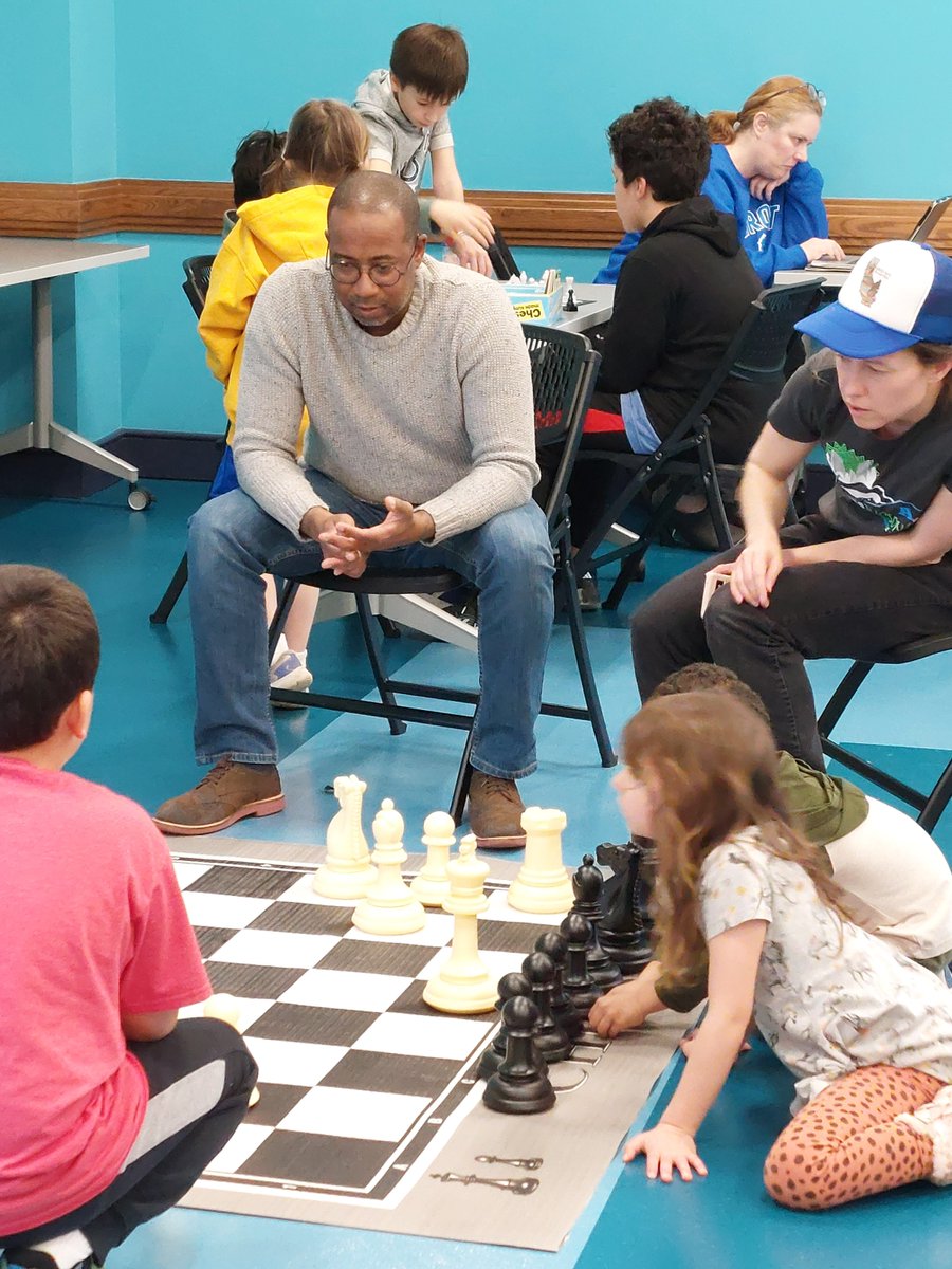 Looking to level up your weekend? Drop by the Chess Club at Bladensburg Branch Library on Sat., April 27 from 2-4 pm. The Cheverly Parent Resource Center can show you how to play chess or improve your game. Register for the event at ow.ly/aQ4m50RpyHo