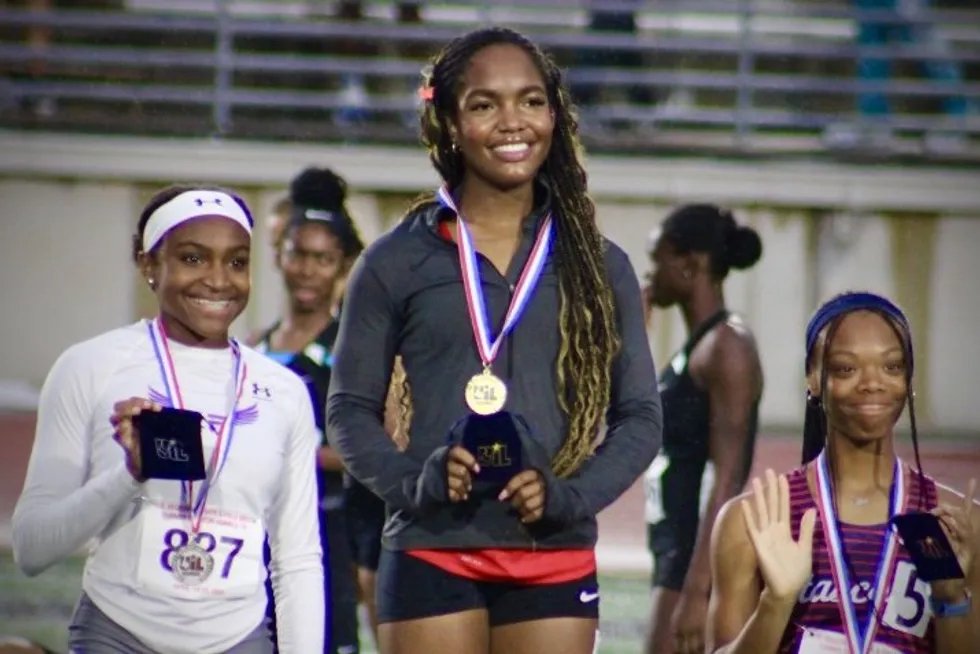 FAT BOY’S PIZZA Player of the Month: All smiles for Katy’s Jackson-Bray as she makes State Meet debut “It feels incredible, sometimes I can’t believe how far I’ve come in the last year. I’ve been so blessed in my time with the team and coaches.' READ:vype.com/Texas/Houston/…