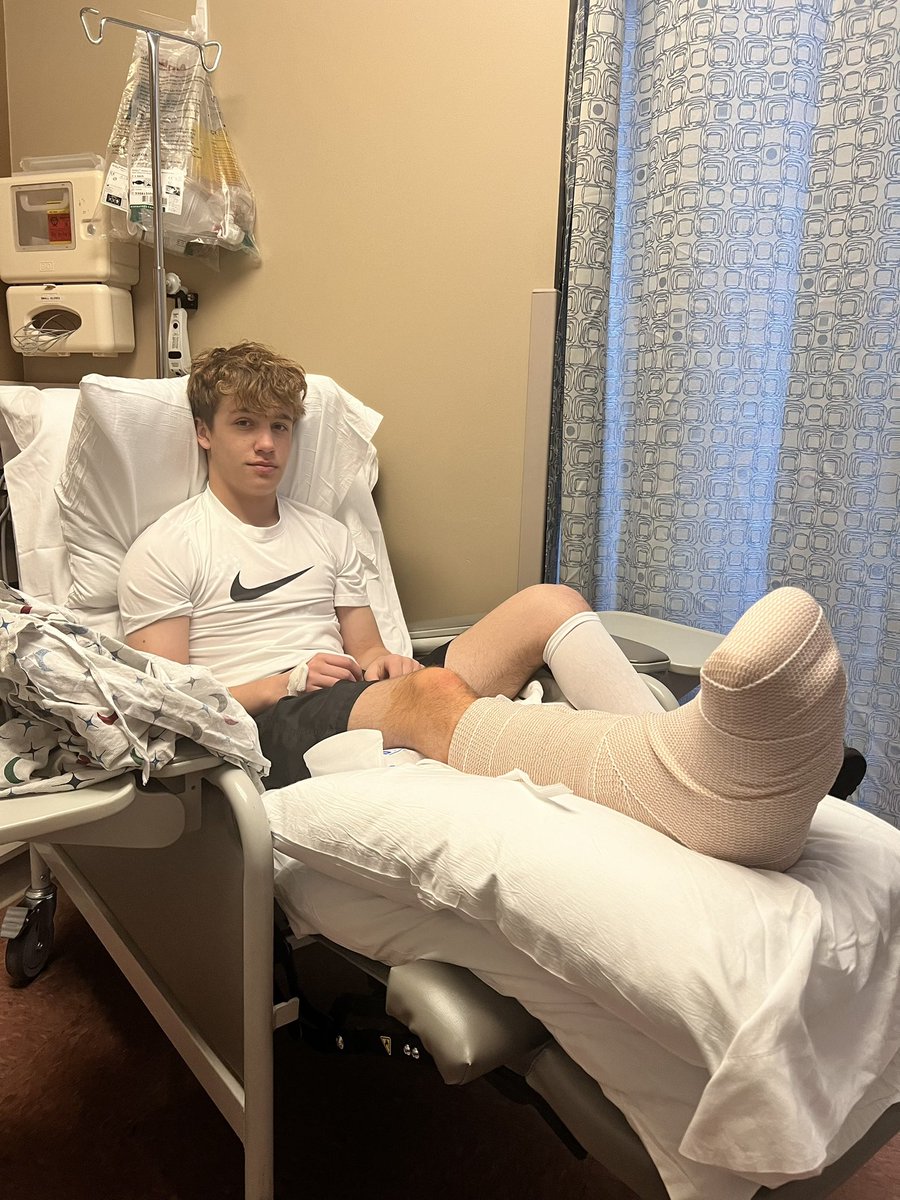 Just had ankle surgery, but that won't keep me down! Ready to tackle rehab and get back on the field stronger than ever! 💪🏈 #RoadToRecovery #HighSchoolFootball
@PlayBookAthlete @NCSA_Football