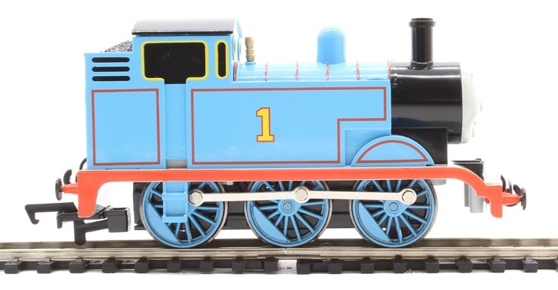 hornby really made a better looking thomas than bachmann but didn't make it an actual model train hahahahahha