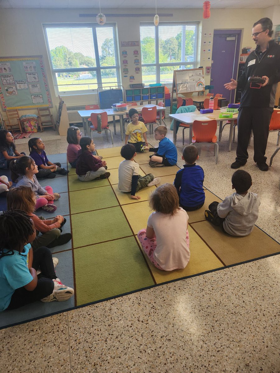 Beanyy_Babe's tweet photo. Career Day fun! We learned about many jobs today! 
What do you want to be when you grow up?
@LuxfordES @vbschools #careerday https://t.co/hfRCZVoOSP
