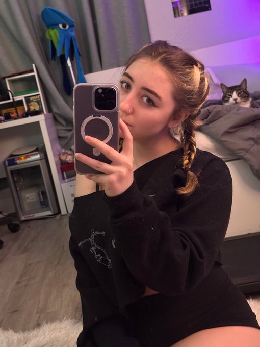 OINK OINK PAY PIGS COME OUT OR ILL HUFF AND PUFF AND BLOW YOUR HOUSE DOWN https://t.co/3W2nzQofmU<a href="/tag/paypigs"class="tags"><span>#paypigs</span></a><a href="/tag/paypiggieswanted"class="tags"><span>#paypiggieswanted</span></a><a href="/tag/paypigneeded"class="tags"><span>#paypigneeded</span></a>