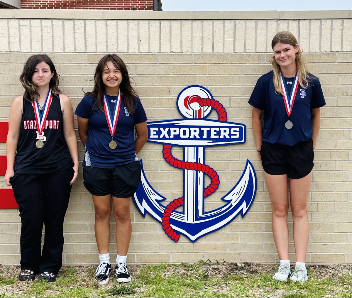 Our Brazosport Girls Tennis Team is District Champs! Three tennis players made Regionals in San Antonio on May 7-9. Girls Doubles players Karlie Gomez and Jazmin Brooks and Singles Elke Remkes advanced. Congrats to all the players and Coaches. #BISDpride