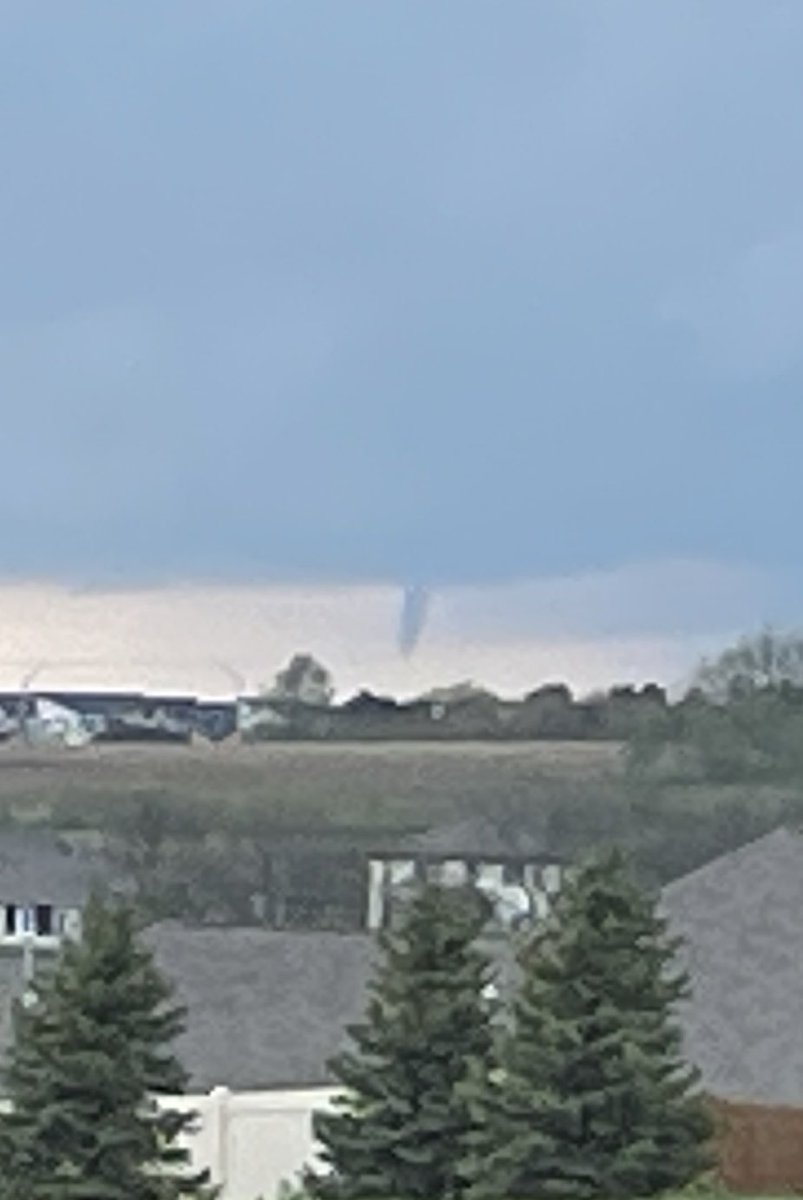 Funnel cloud seen looking Southwest from Elkhorn North. @OWHnews