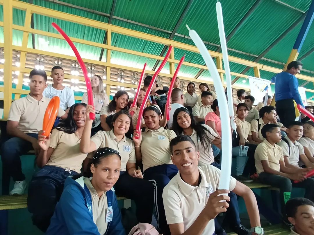 #Entérate | Jóvenes de Anzoátegui demuestran su ingenio científico y tecnológico en competencia 'Desafio de Saberes' Lee la información➡️tinyurl.com/ym96ydaz #IgualdadYJusticiaSocial