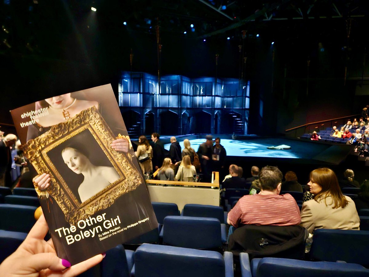 It’s the weekend, Besties! We’re at @ChichesterFT to review The Other Boleyn Girl tonight 🎭

#reviewpending