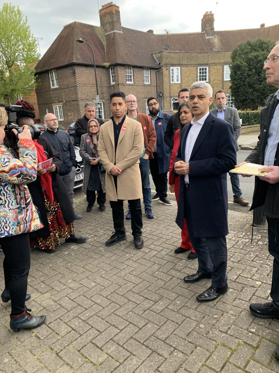 Great to spend the evening campaigning alongside @SadiqKhan @JSmallEdwards, @borakwon & @LondonLabour list colleagues on Old Oak estate. Many people using all 3 votes for Labour next Thursday recognising our record of delivery and the damage a Tory mayor would do to London.