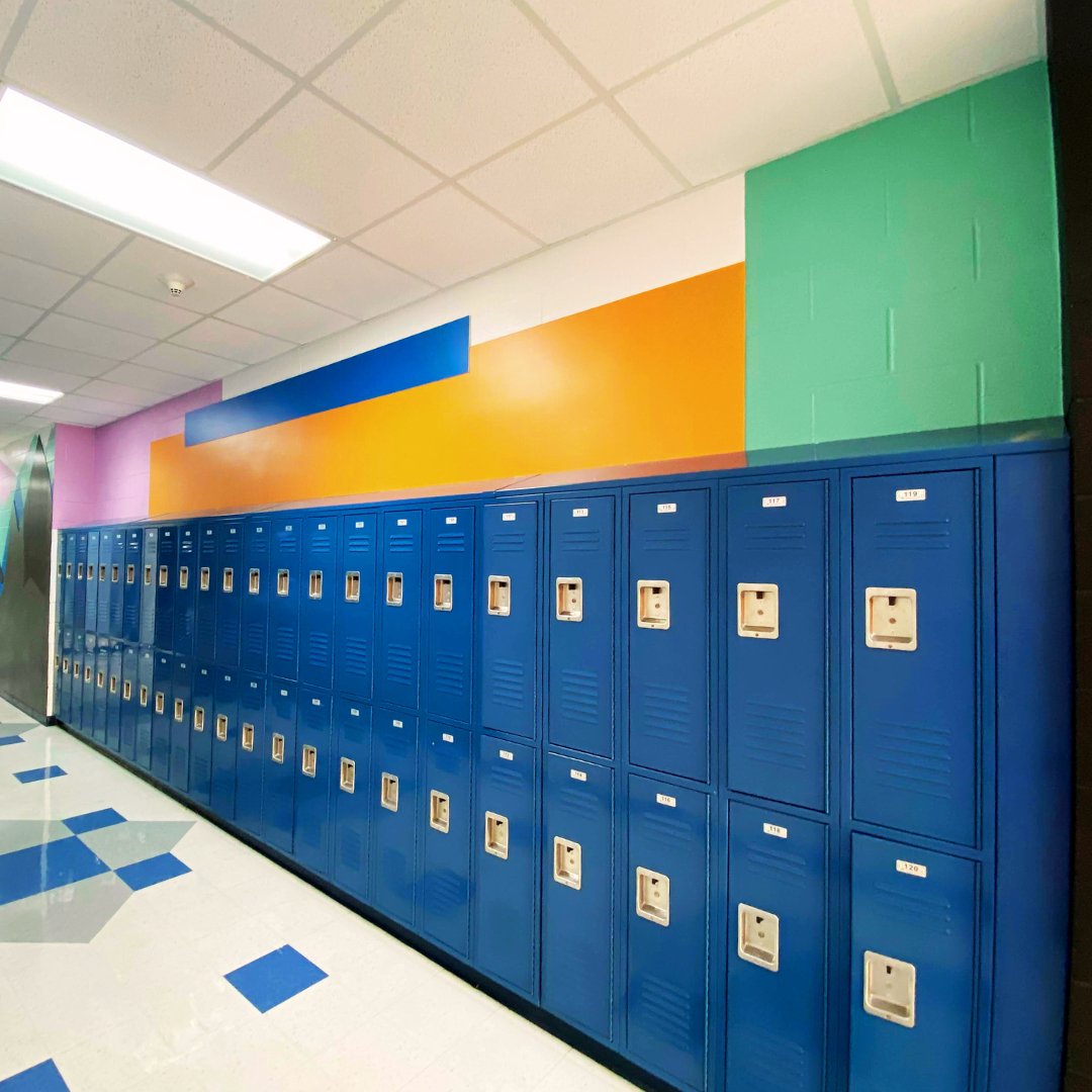 DynDesignsTX's tweet photo. School lockers are becoming a thing of the past, but that doesn't stop us from turning them into beautiful wall art! 😍👏🔥 #lockerglam #commercialinteriordesign #dynamicduo #dynamicdesignsoftx
@fruitvale_isd https://t.co/k1ETy41L8j