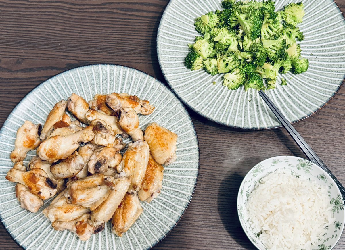 家常便飯

#newlife #uklife #cookinglife #chickenwings #broccoli #selfcook #dinner #自分で作る #手羽先 #ブロッコリー