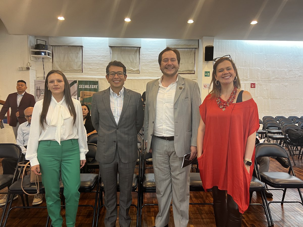PUCE_Ecuador's tweet photo. ¡Fortalecemos lazos de cooperación!
🤝 En el marco la celebración de los 30 años de creación de la Facultad de Arquitectura, Diseño y Artes, firmamos un convenio con #UNACEM. Sigue nuestro hilo para conocer los detalles de este acuerdo 🧵👇. https://t.co/sJK316t5Jg