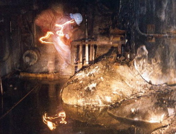 Das hier ist der Elefantenfuß in #Tschernobyl, das wohl gefährlichste Objekt des Planeten. 5min daneben und man stirbt innerhalb von 2 Tagen. Vor 38 Jahren explodierte das AKW. Atomlobbyisten möchtenden #Jahrestag & die Folgen gern vergessen. #AKWFiles en.wikipedia.org/wiki/Elephant%…
