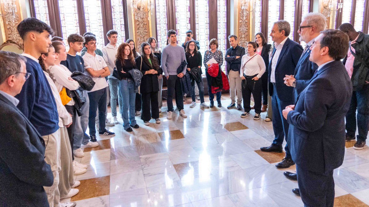 Junto al alcalde @flarrosa he conocido los proyectos de cooperación en los que participan jóvenes de Lleida. Me ha encantado escuchar sus experiencias, y ver a una generación solidaria y comprometida con su entorno.