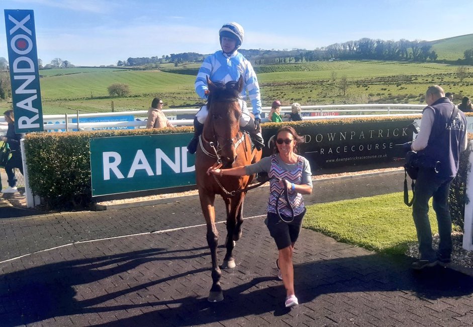 KILBRIN ROCCO (Shirocco) makes the trip to @DownpatrickRace worth while for Mick Winters and owner/breeder Jim Curtin. Congrats to all involved! He’ll be one to keep an eye on for the summer 👀☀️ 📸@IrishRacing365