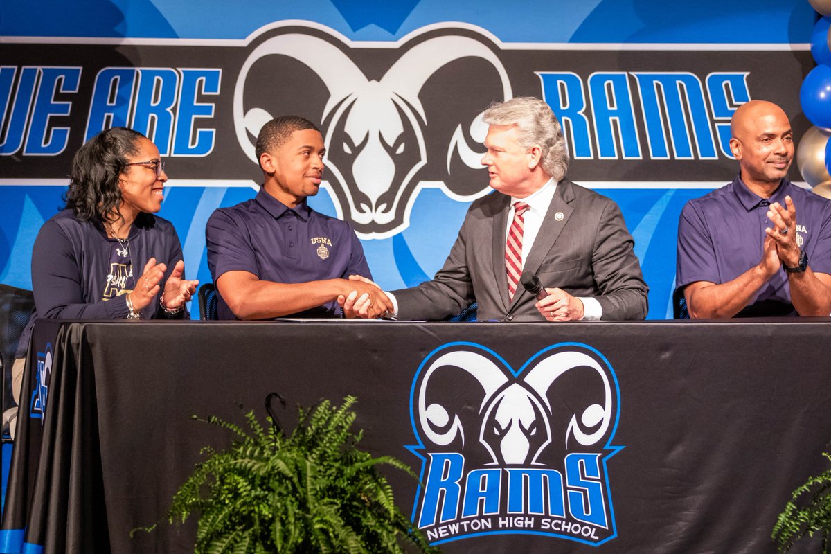 Congratulations to @Newton_High senior Nolan Stanfield on receiving an appointment to the @NavalAcademy! Thanks to @RepMikeCollins for the nomination and for making the official announcement today at NHS. We are incredibly proud of Nolan's achievement! #SpiritPrideExcellence