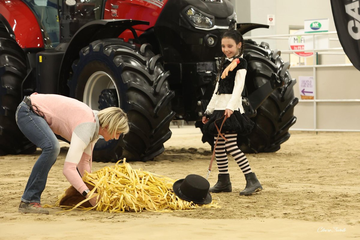 Who’s ready to ‘moove’ into the weekend? 🐮
Not this girl! But we are excited because @FCCOntario will be at the @HolsteinCanada AGM on April 27th! 
#DreamGrowThrive #CdnAg