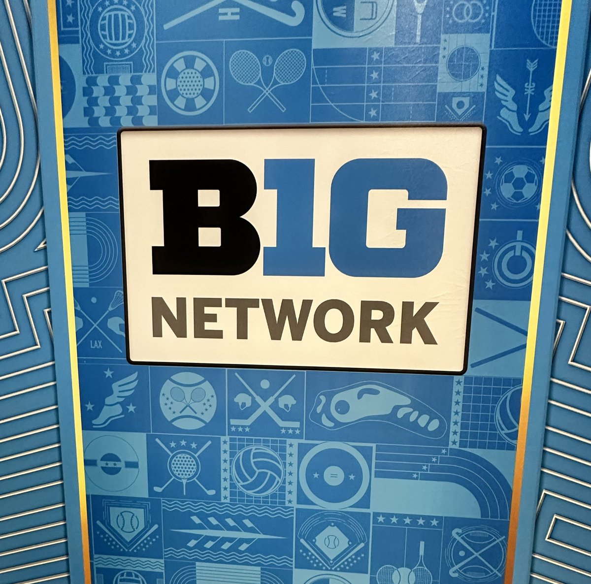 A Friday Night of Big Ten baseball! The reigning Big Ten Champs @MarylandBasebal take on first place @IlliniBaseball from College Park. Join @dahughesguy83 and myself at 5:00 ET on @BigTenNetwork