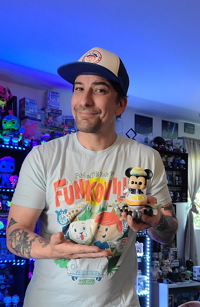 Happy #funkofashionfriday everyone! Mickey and I couldn't make it to @c2e2 but we are wishing everyone a #funtastic time there! Have a #funderful day #funkocommunity #funkofamily @OriginalFunko