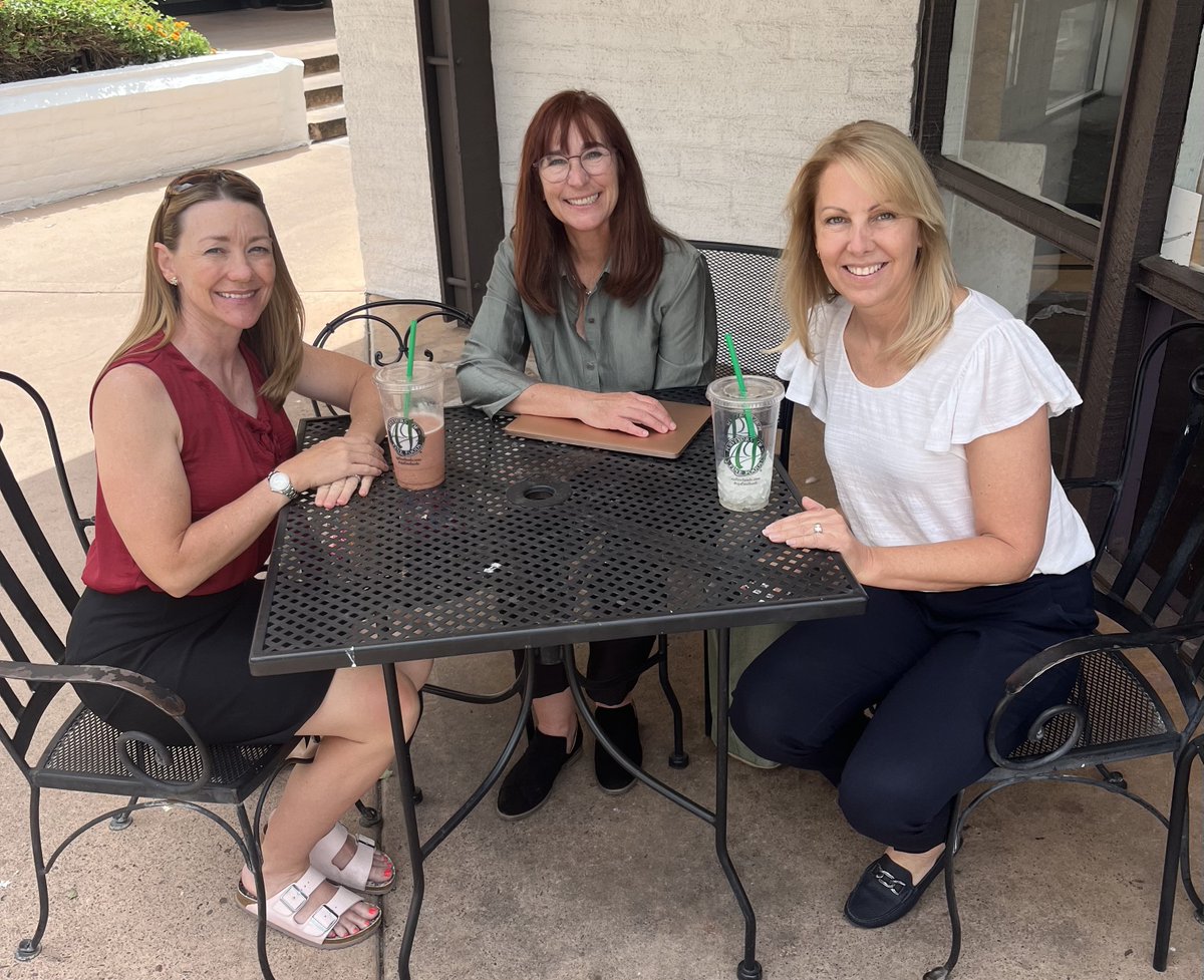 Fun meeting with my awesome running mate @KarenGreshamAZ and the best LD Chairwoman @lucycmarshalll - Happy Friday everyone! 😊